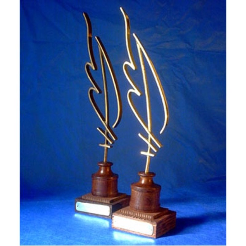 Trofeo Pluma de Oro Excelencia Literaria
